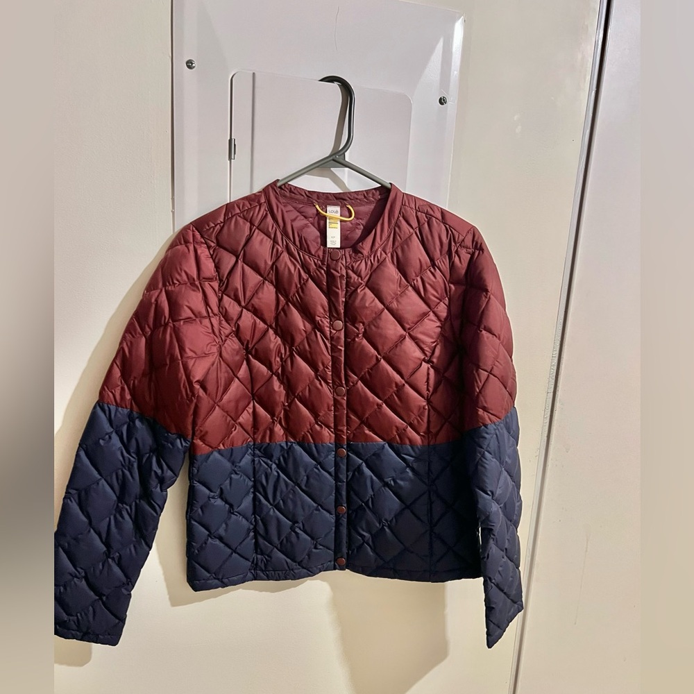 Women’s Down-Filled Quilted Jacket – Burgundy/Navy Colorblock